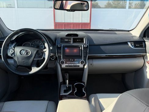 Used 2012 Toyota Camry XLE FWD image 12