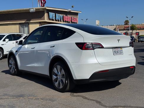 Used 2023 Tesla Model Y Long Range image 13