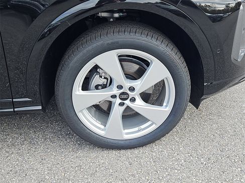 New 2025 Audi Q5 Premium Plus image 3