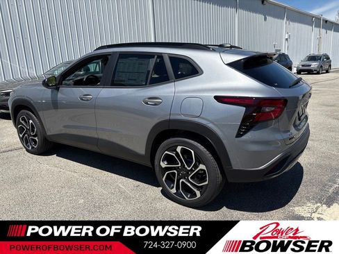 New 2026 Chevrolet Trax RS w/ Sunroof Package FWD image 3