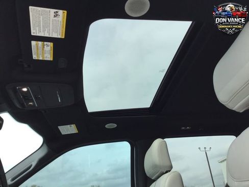 Used 2023 Ford F150 Lightning Platinum image 21