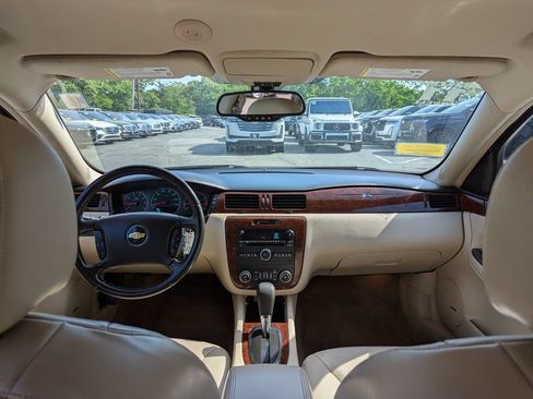 Used 2011 Chevrolet Impala LT w/ Luxury Edition Package FWD image 37