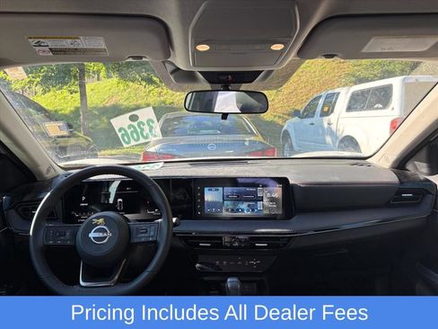 Used 2025 Nissan Kicks SR AWD/4WD image 7