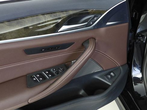Used 2023 BMW 530i w/ M Sport Package RWD image 12