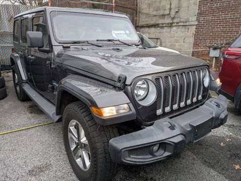 Used 2020 Jeep Wrangler Unlimited Sahara image 2