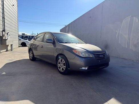 Used 2010 Hyundai Elantra GLS image 1