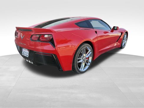 Used 2017 Chevrolet Corvette Stingray Coupe RWD image 3