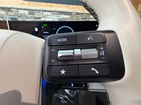 Used 2025 Hyundai Santa Fe Calligraphy image 17