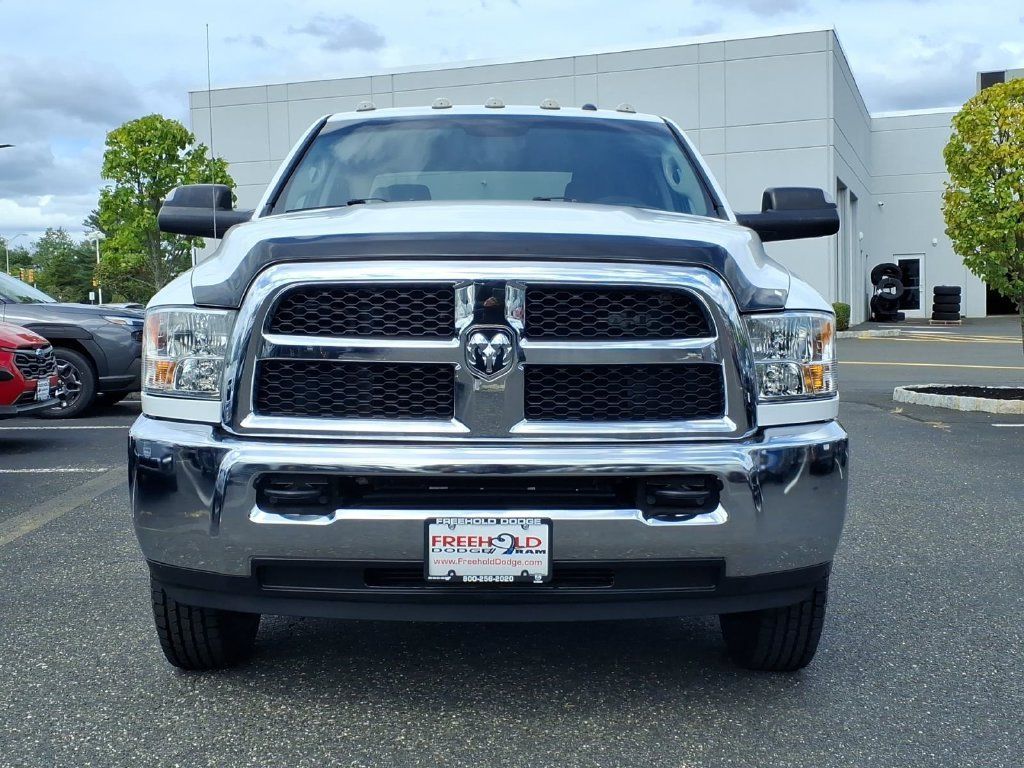 Used 2018 RAM 3500 Tradesman w/ Chrome Appearance Group AWD/4WD image 2