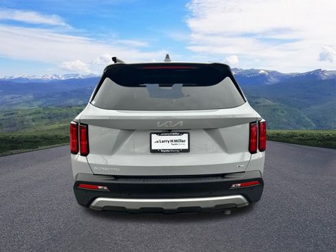 Used 2023 Kia Sorento SX Prestige image 4