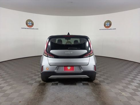 Certified 2025 Kia Soul LX w/ LX Technology Package FWD image 6
