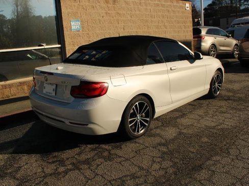Used 2021 BMW 230i Convertible image 4