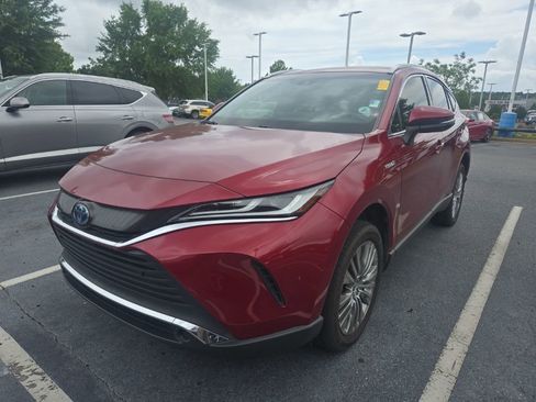Used 2021 Toyota Venza XLE w/ Softex Package AWD/4WD image 2