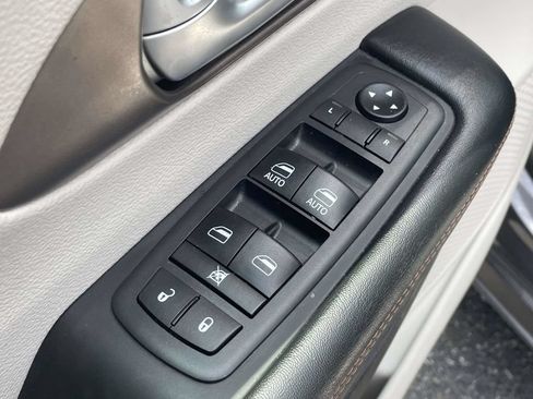 Certified 2018 Chrysler Pacifica Touring Plus FWD image 26