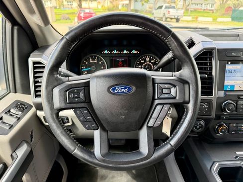 Used 2018 Ford F150 XLT w/ Equipment Group 302A Luxury AWD/4WD image 19