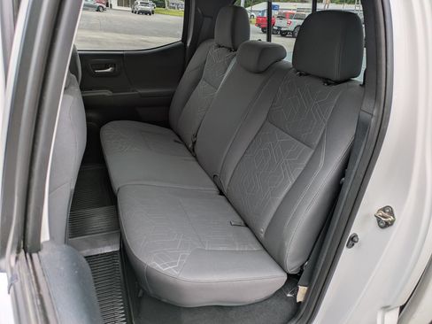 Used 2017 Toyota Tacoma 4x4 Double Cab image 19