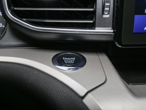 Used 2023 Ford Explorer XLT w/ Equipment Group 202A AWD/4WD image 32