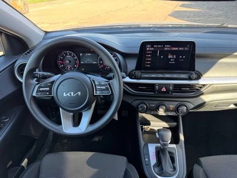 Used 2024 Kia Forte LXS FWD image 17