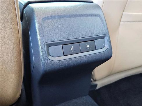 Used 2020 Volkswagen Jetta SE w/ SE Cold Weather Package image 17