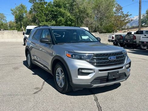 Used 2024 Ford Explorer XLT w/ Equipment Group 202A AWD/4WD image 11