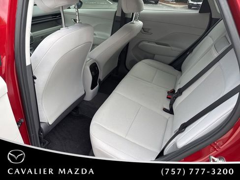 Used 2024 Hyundai Kona SEL AWD/4WD image 11