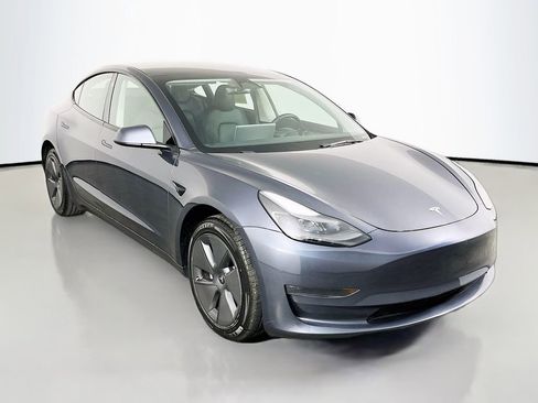 Used 2023 Tesla Model 3 Standard Range RWD image 4