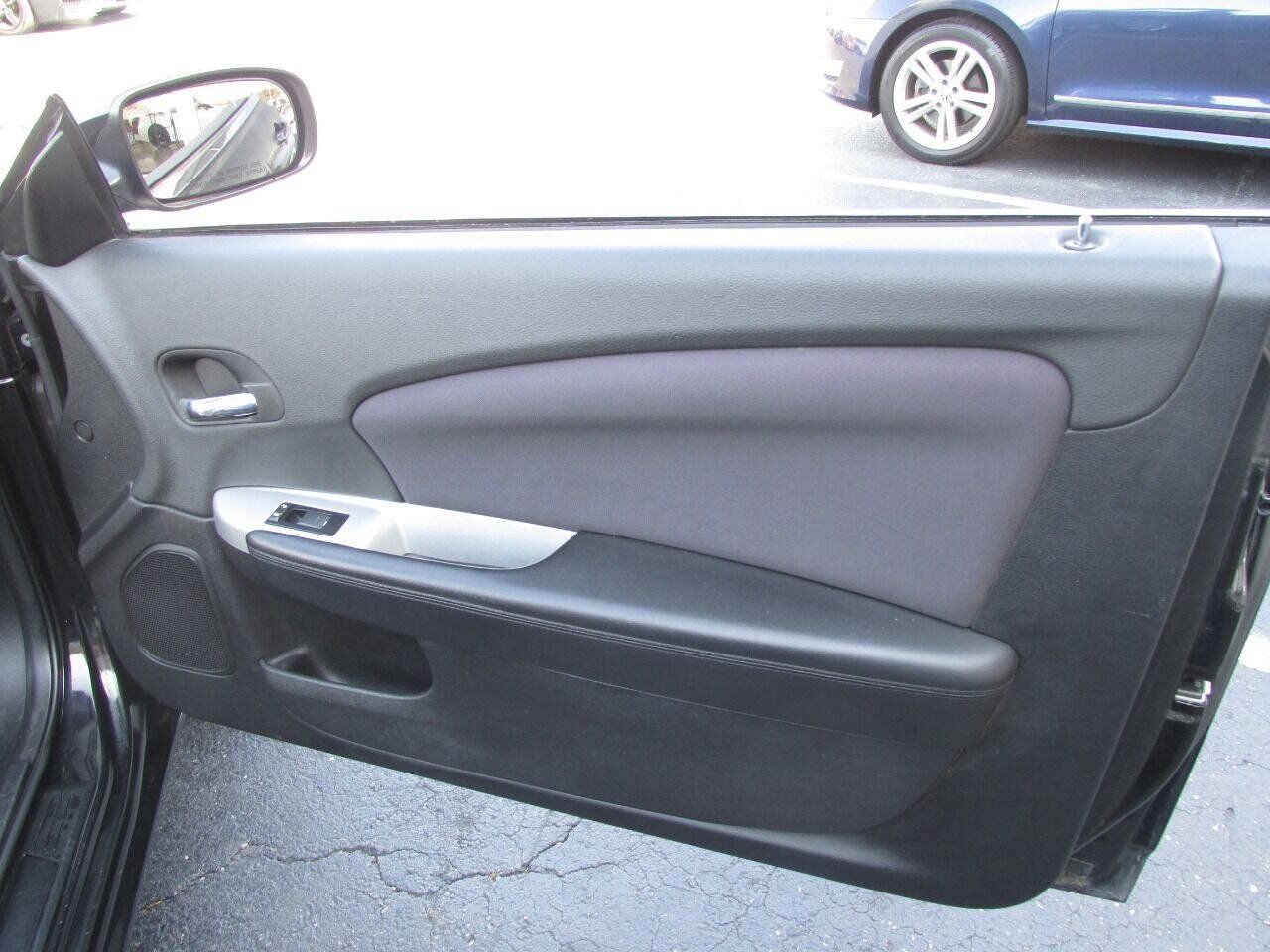 Used 2013 Chrysler 200 Touring FWD image 14