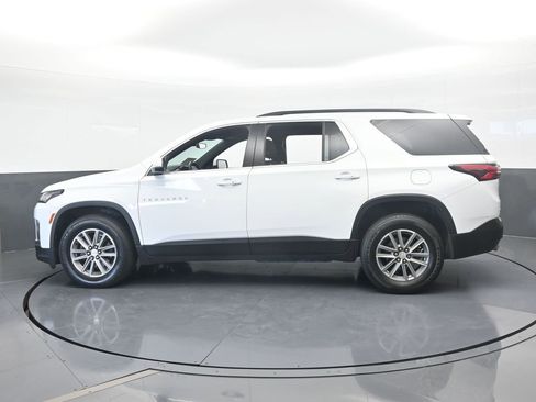 Used 2023 Chevrolet Traverse LT image 3
