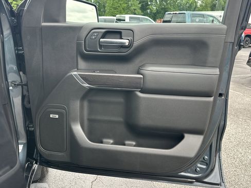 Used 2019 Chevrolet Silverado 1500 LTZ w/ LTZ Premium Package AWD/4WD image 14