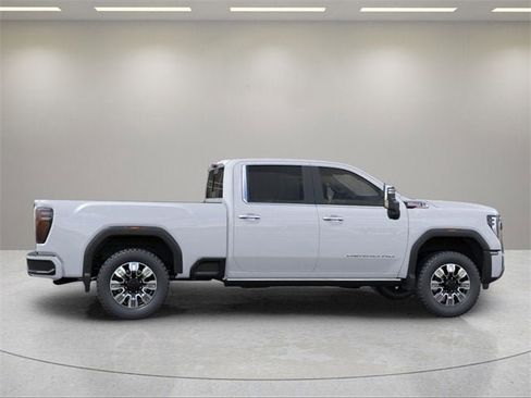 New 2026 GMC Sierra 3500 Denali w/ Denali Reserve Package image 5