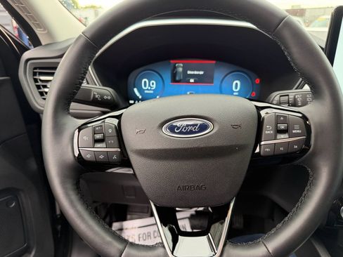 Used 2025 Ford Escape Platinum w/ Class II Trailer Tow Package AWD/4WD image 11