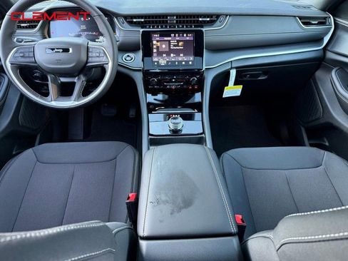 New 2025 Jeep Grand Cherokee Laredo X w/ Luxury Tech Group I image 7