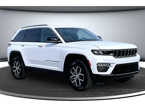 Certified 2025 Jeep Grand Cherokee Limited AWD/4WD image 14