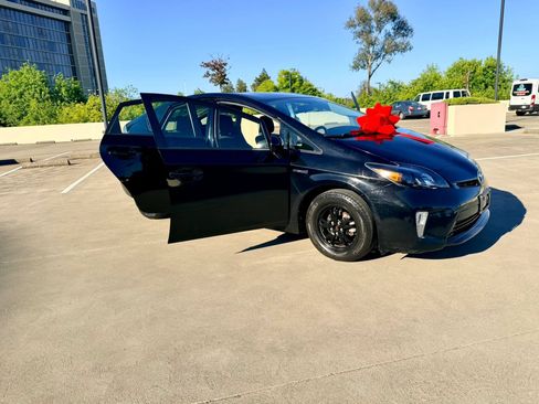 Used 2013 Toyota Prius Two FWD image 38