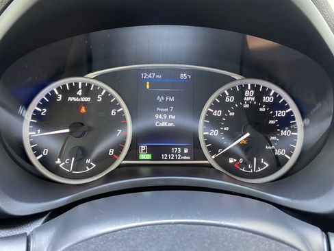 Used 2019 Nissan Sentra SV FWD image 19