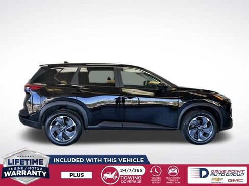 Used 2024 Nissan Rogue SV image 2