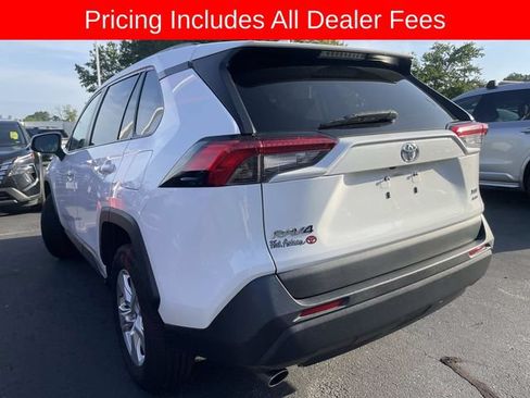 Used 2021 Toyota RAV4 XLE AWD/4WD image 4