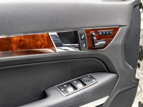 Used 2011 Mercedes-Benz E 550 Cabriolet image 32