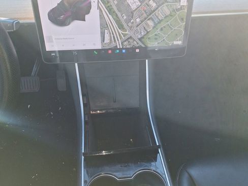 Used 2020 Tesla Model Y Long Range image 11