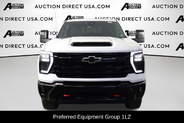 Used 2025 Chevrolet Silverado 2500 LTZ w/ LTZ Plus Package AWD/4WD image 2