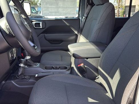 New 2026 Jeep Gladiator Sport AWD/4WD image 22