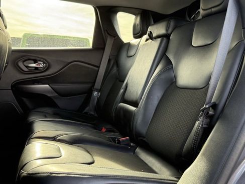 Used 2020 Jeep Cherokee Latitude Plus w/ Cold Weather Group image 24