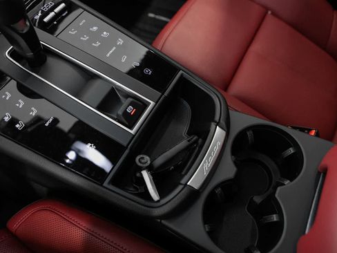 New 2026 Porsche Macan AWD/4WD image 25