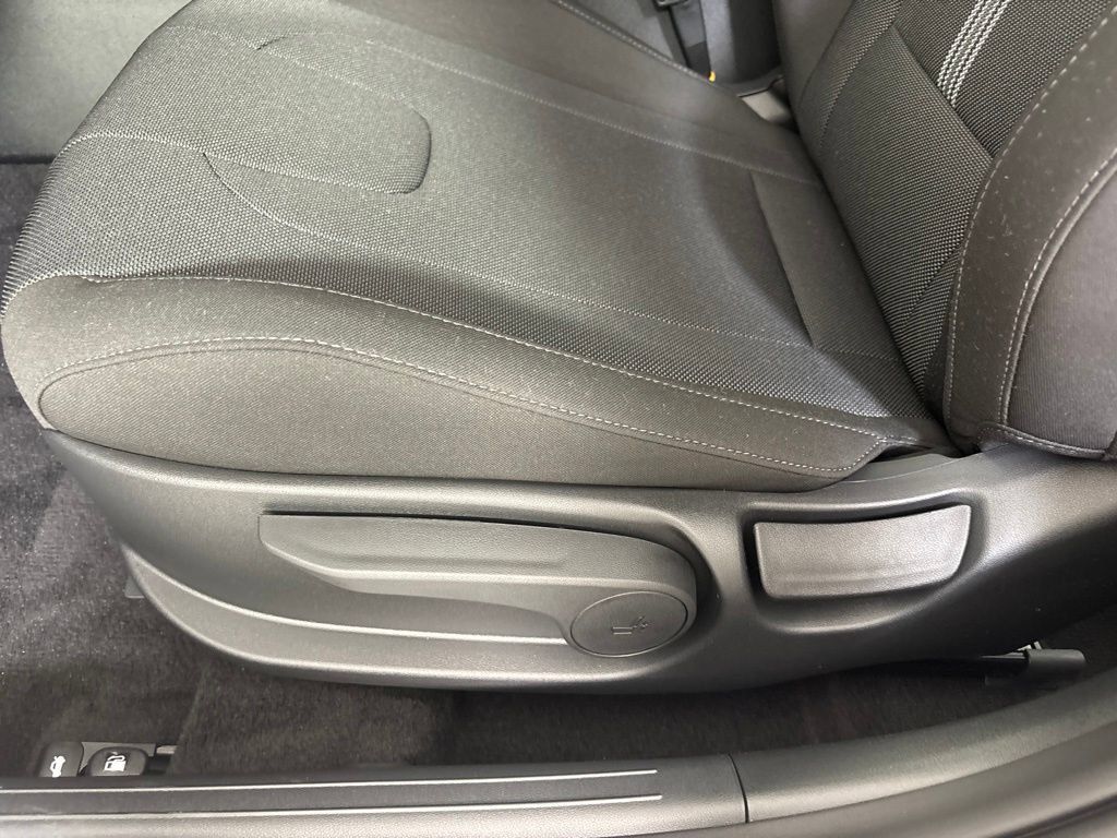 New 2026 Hyundai Elantra SE FWD image 15