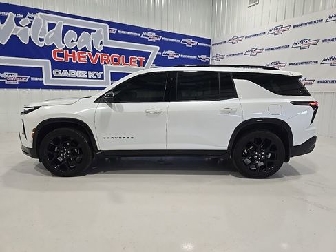 Used 2024 Chevrolet Traverse RS w/ LPO, Floor Liner Package image 5