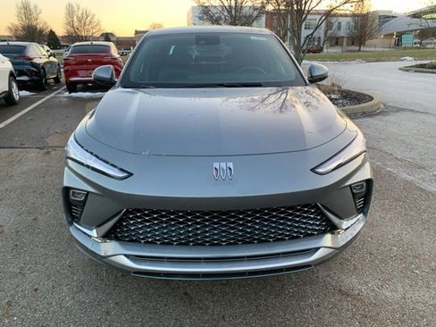 New 2026 Buick Envista Avenir image 9
