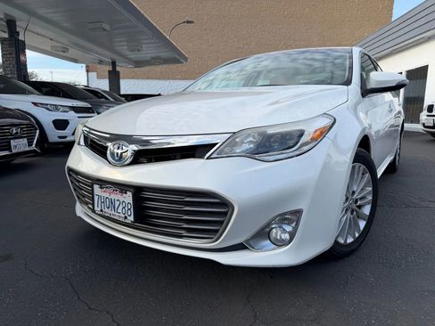 Used 2014 Toyota Avalon XLE Touring image 3