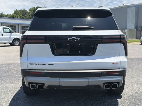 Used 2025 Chevrolet Traverse Z71 w/ Driver Confidence Package AWD/4WD image 11
