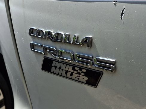Used 2023 Toyota Corolla Cross LE w/ Moonroof Package AWD/4WD image 4