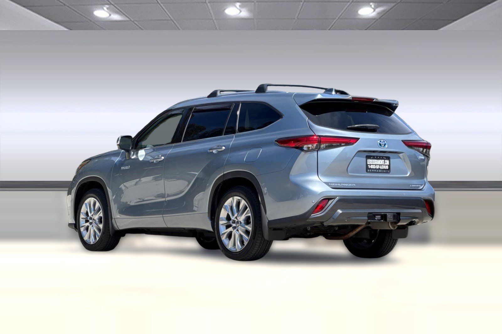 Used 2021 Toyota Highlander Limited AWD/4WD image 3
